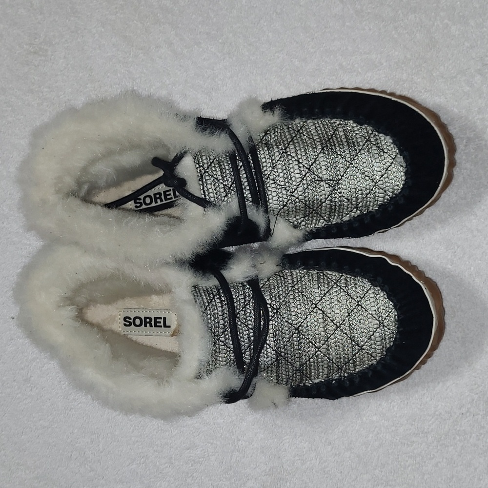 Sorel Out n About Moccasins Black Suede Faux Fur Trim Women's Size 7.5 - Picture 2 of 8